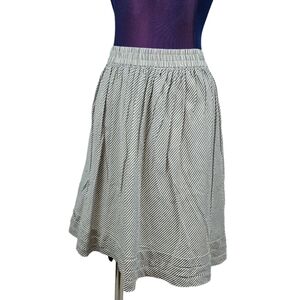 Gap‎ Gray & White Angled Striped Casual Full Skirt Size Small Women's